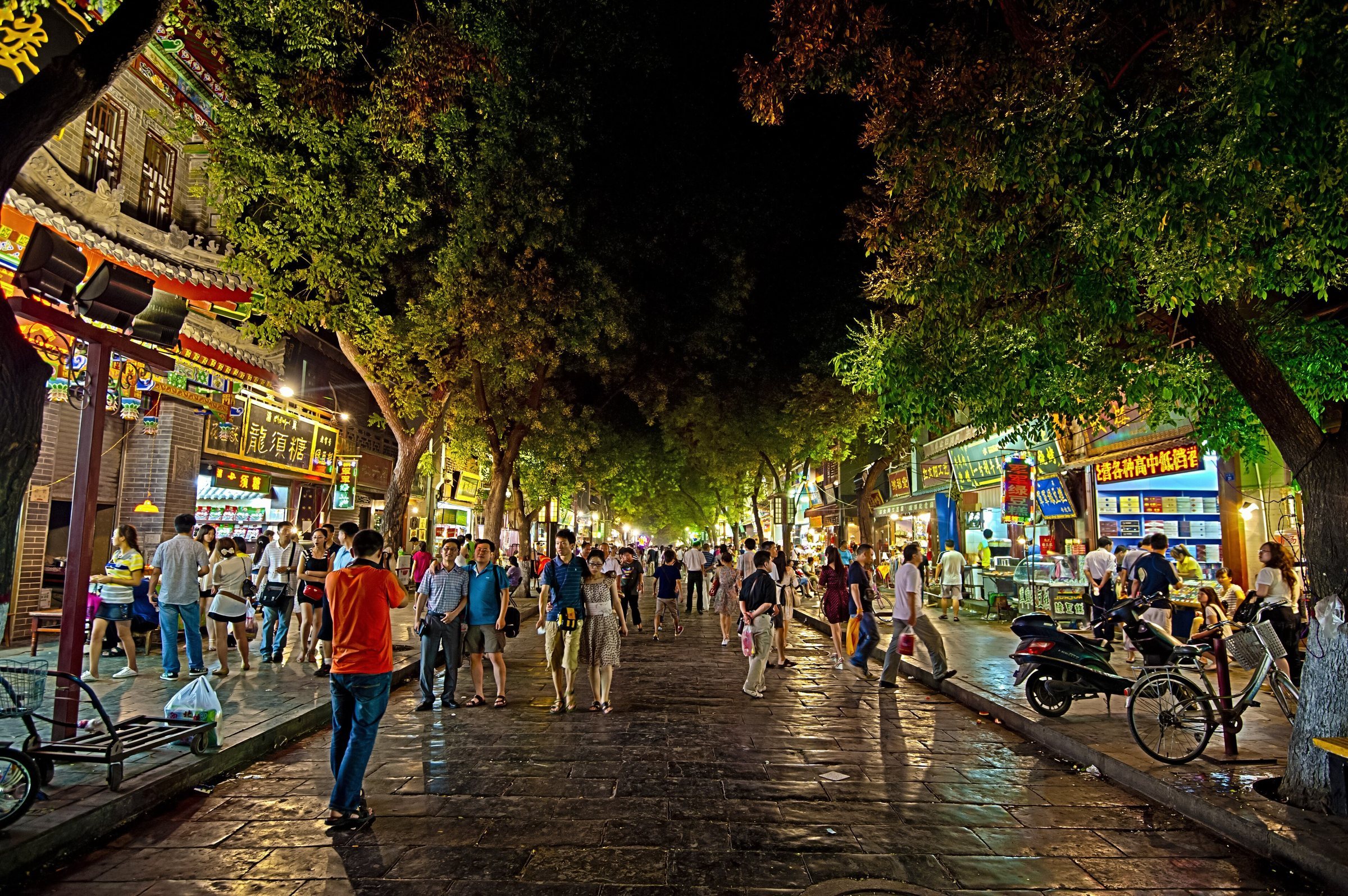 Xi'an Street Food Adventure: A Guide to the Muslim Quarter